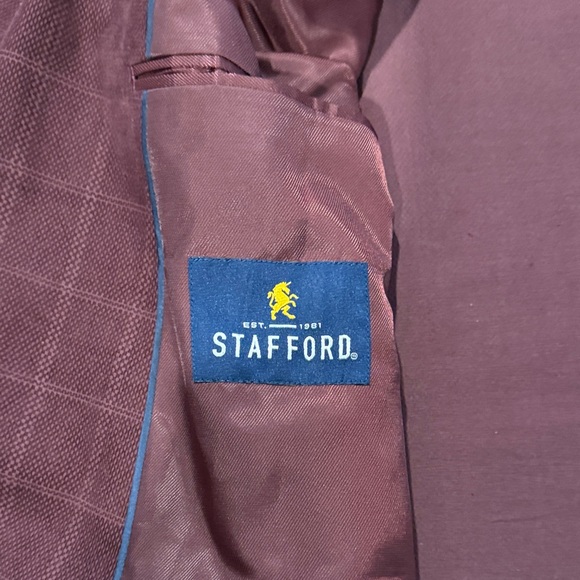 Men's Stafford Burgundy Blazer - Picture 2 of 6